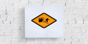 this sign shows when a lift is safe to use